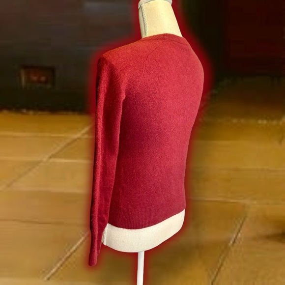 AG Adriano Goldschmied ‘Rylea’ 100% Cashmere Crewneck Sweater in “Cabernet” Red - Picture 11 of 14
